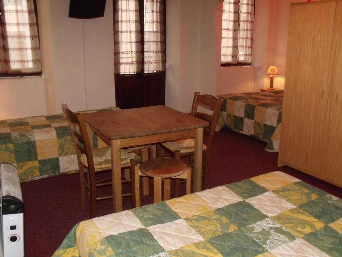 Hotel Du Faubourg Moutiers  Room photo